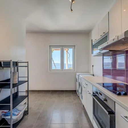 Adria House Mimice